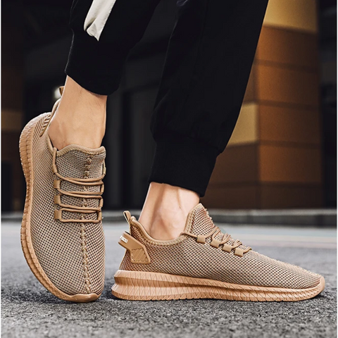 Leichte Herren-Turnschuhe mit orthopädischem Fußbett