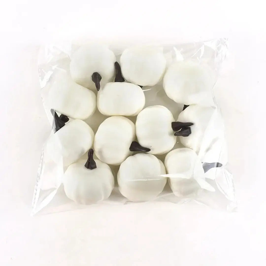 Juego de decoración de 12 piezas con hojas de arce otoñal y calabazas.